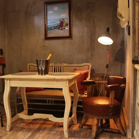 Vintage In Old Town Appartement *
