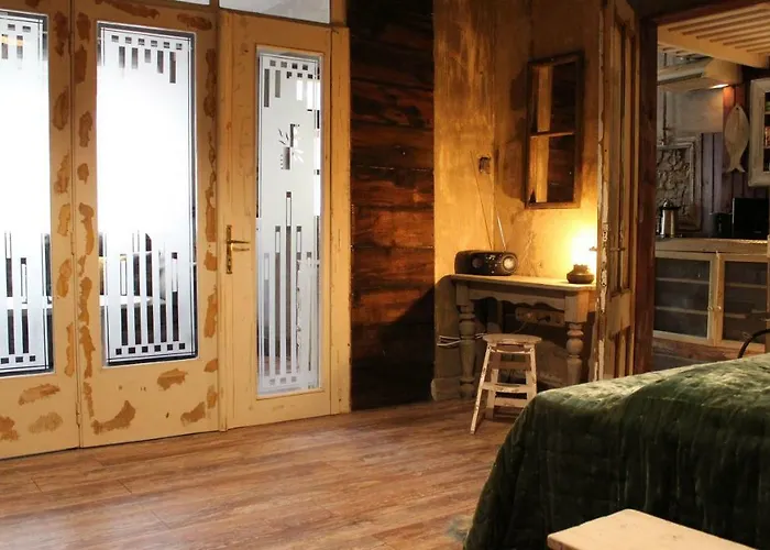 Vintage In Old Town Apartament